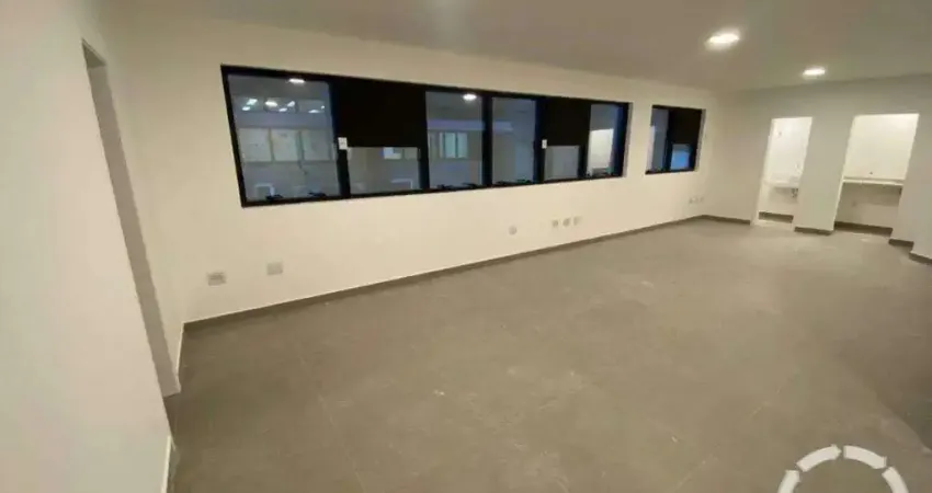 Sala Comercial à Venda no Gonzaga – Totalmente Reformada!