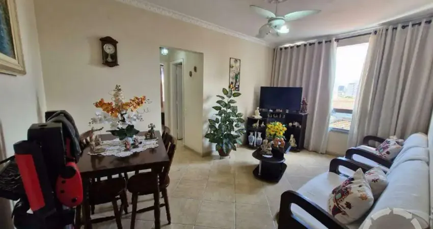 Apartamento todo reformado com 2 dormitórios, no bairro Embaré em Santos / SP.