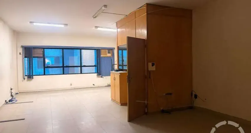 Conjunto comercial localizado no coração da cidade de santos