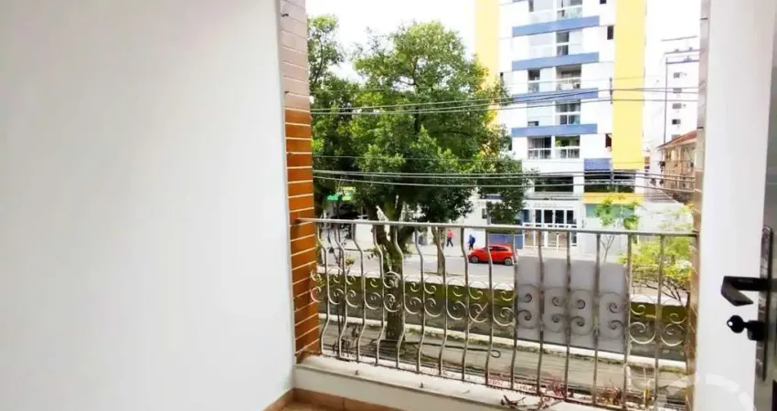 Oportunidade Única! Apartamento Amplo com 3 Dormitórios + Dependência no Campo Grande, Santos/SP – 116m² | R$ 557.000