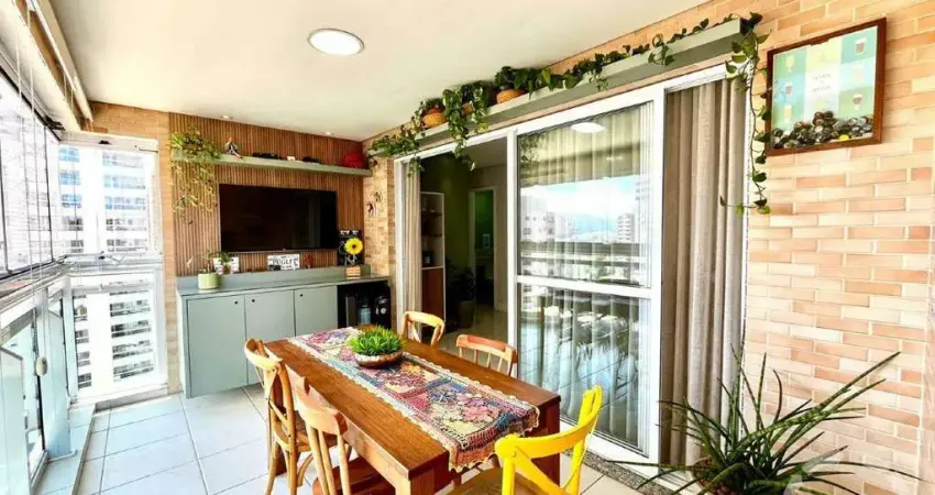 Apartamento com varanda gourmet na ponta da praia, 03 quartos sendo 01 suíte.