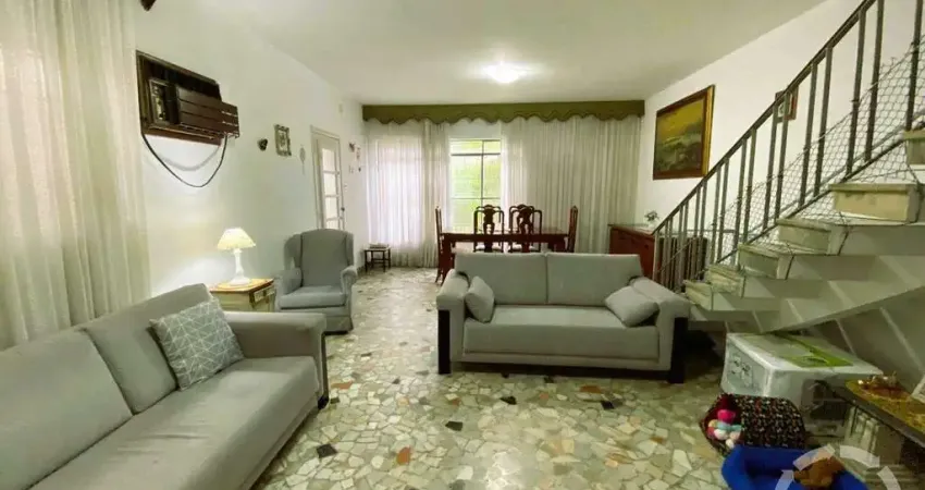 Casa | sobrado | 3 dormitórios | 5 vagas de garagem | 1 quadra da praia à venda no josé menino!