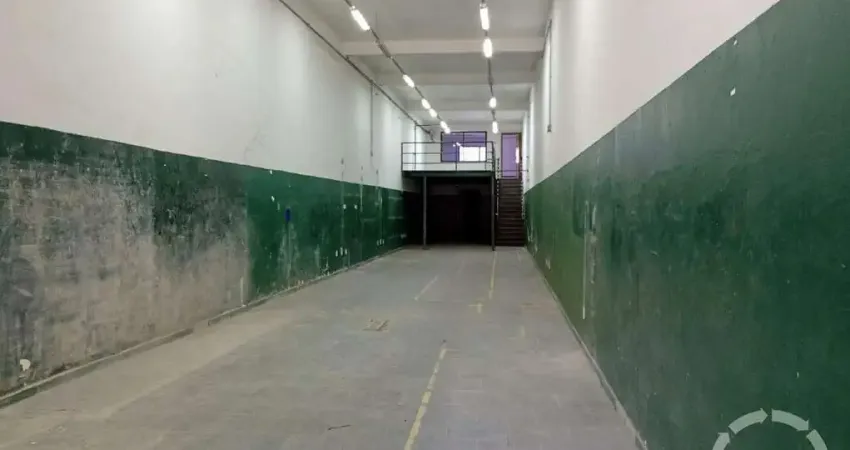 Excelente galpão de 230m² com mezanino na vila mathias - santos - sp