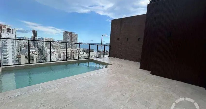 Maravilhosa cobertura duplex com piscina privativa, 4 suítes Prédio, lavabo, sala ampla com vista panorâmica e 4 vagas de garagem.