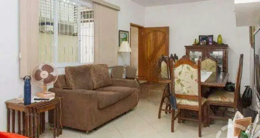 Casa Sobreposta Baixa com 3 quartos sendo 3 suítes Churrasqueira e 2 vagas - Boqueirão Santos