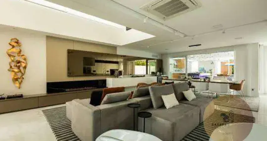 Casa Mobiliada em Condomínio Fechado, com  4 Suítes e Muito Conforto