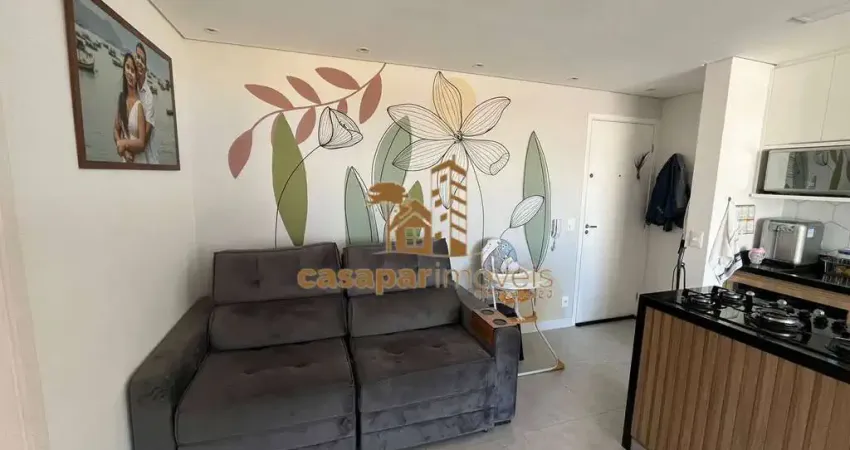 Apartamento à Venda com 44,5m² Reformado com 2 Quartos e 1 Vaga de Garagem