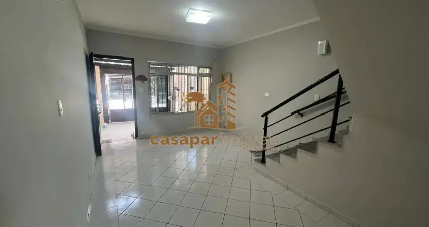 Sobrado para Locação no Santa Maria com 2 Quartos e 1 Vaga com  Edícula