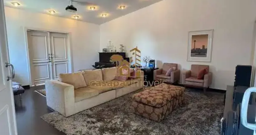 Maravilhosa Casa em Condimínio Fechado com 543m², 5 Dormitórios e Lazer