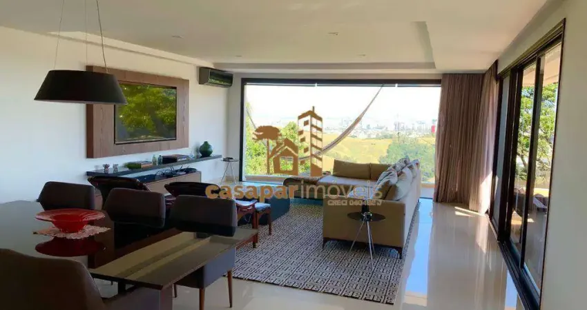Casa em Condomínio Fechado em Santana de Parnaiba, 604m² e 4 Suítes e Lazer