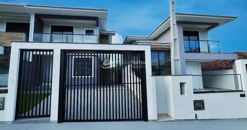 Casa à venda, Lagoa da Conceição, Florianópolis, SC - Localizada em loteamento seguro e calmo em ru