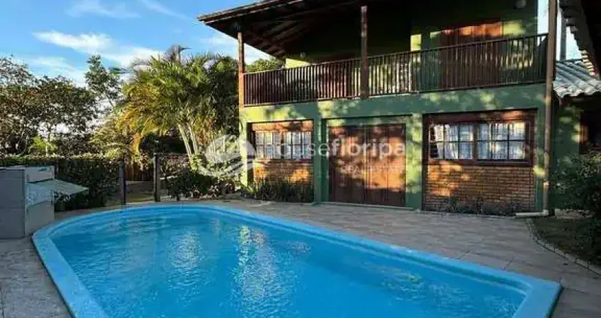 Casa com 4 quartos, churrasqueira, espaço gourmet  e piscina perto da praia Campeche à venda, Rio T