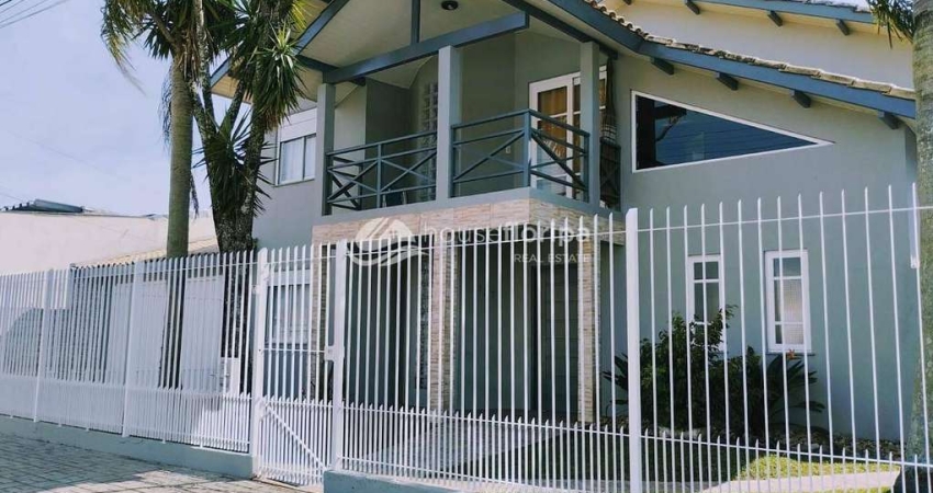 Casa à venda, Campeche, Florianópolis, SC - Possui 4 dormitorios sendo 2 suites, mais 1 loft  - 488