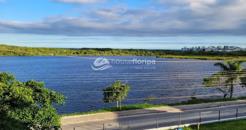 Casa financiável à venda com 3 dormitórios, com vista para a Lagoa Pequena, no Rio Tavares, Florian
