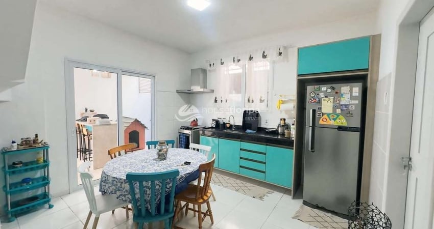 Casa à venda com 3 dormitórios, jacuzzi e churrasqueira, Campeche, Florianópolis, SC