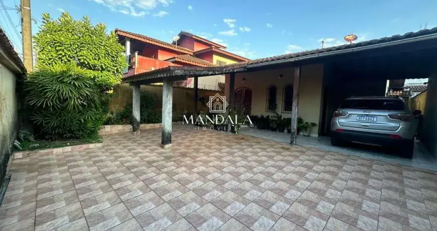 Casa à Venda em Vila Tamoios, Bertioga - SP