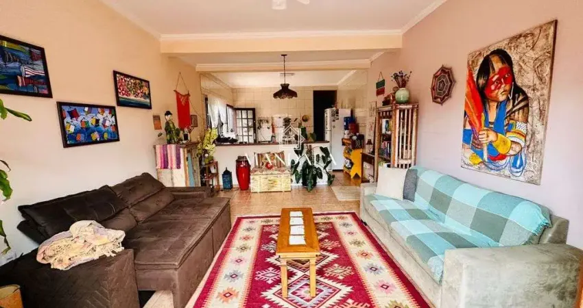 sobrado á venda no centro de Bertioga , com 4 dormitório sendo 2 suítes