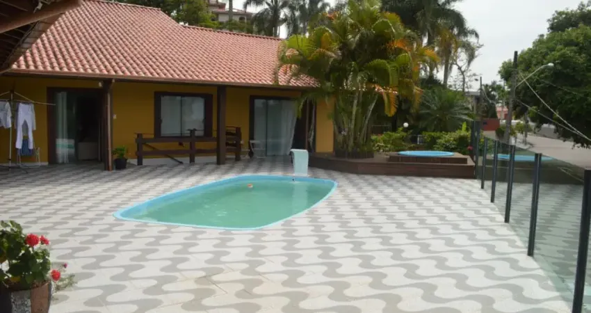 Casa com 6 quartos à venda na Rua Santos Saraiva, Estreito, Florianópolis