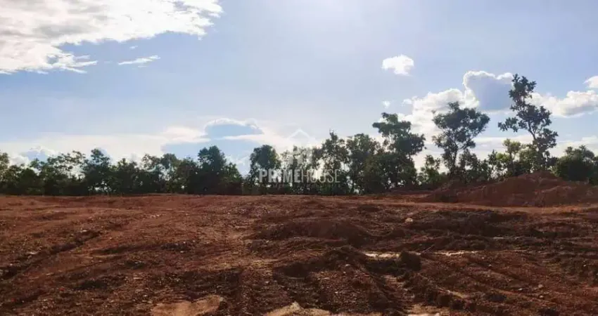 Terreno à venda na Rua Brasil, Petrópolis, Várzea Grande