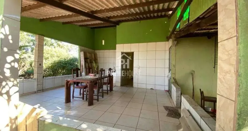Vende-se Casa com 3 dormitorios -  Bairro Gamaliel - Cuiabá/MT