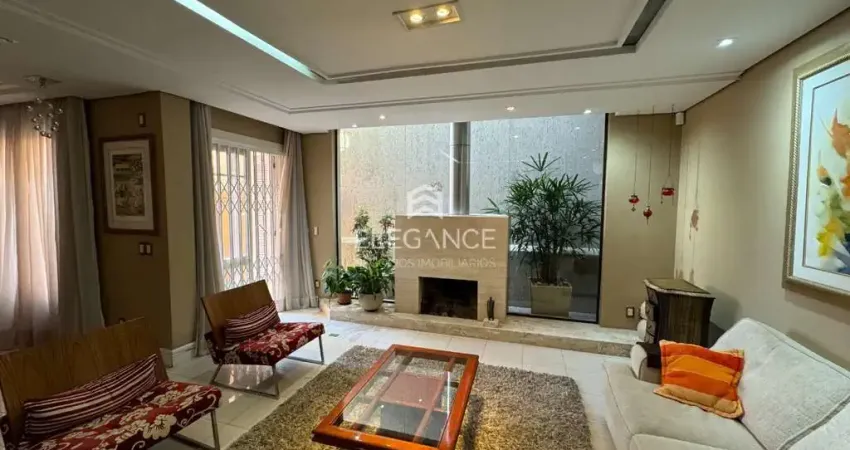 Elegance Imóveis vende residência linda desocupada com 4 dormitórios 3 suítes 4 vagas / box garagem, pátio com piscina no Jardim Lindóia Porto Alegre.