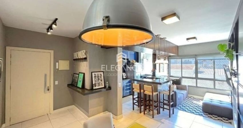 Elegance imóveis vende lindo apartamento mobiliado e decorado por arquiteto de 2 dormitórios, 1 suíte, closet e 1 vaga de garagem/box em Menino Deus - Porto Alegre