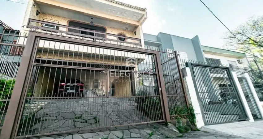 Casa com 3 quartos à venda na Rua Rua: Eduardo Chartier, 275, Passo da Areia, Porto Alegre