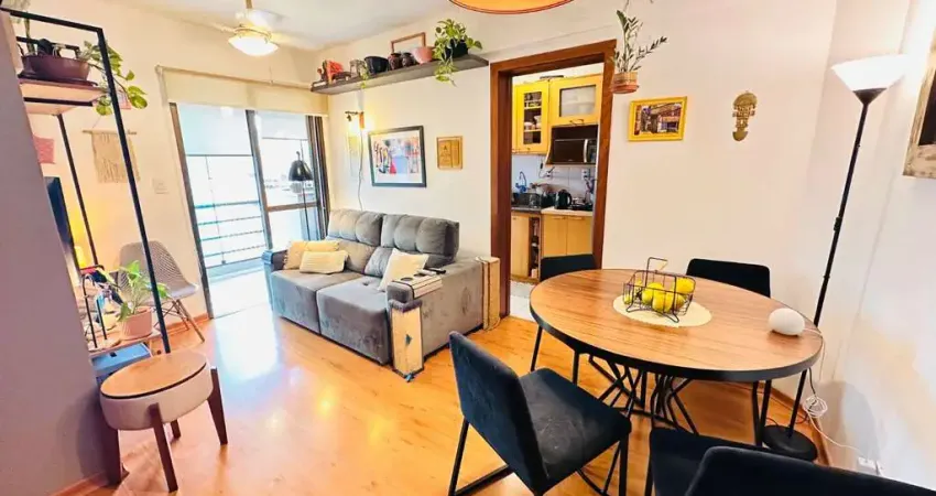 Imperdível oportunidade: Apartamento à venda em Porto Alegre, Chácara das Pedras - 2 quartos, 1 suíte, 2 banheiros, 1 vaga, 57m2. Elegance Imóveis.