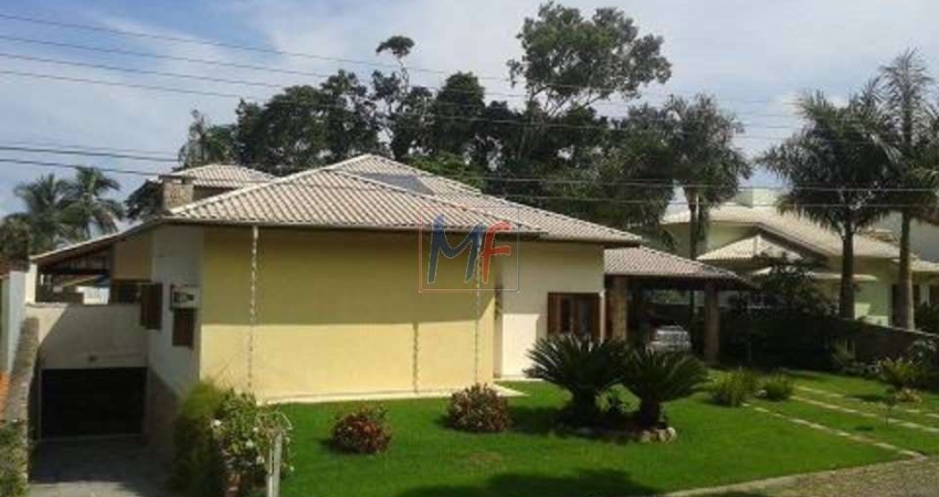 REF 3.466 Linda casa Condominio  Fechado 450 mts a.u. 3 suites, saça de TV, escritório , 4 vagas.  Aceita permuta apto Caragua-Centro!