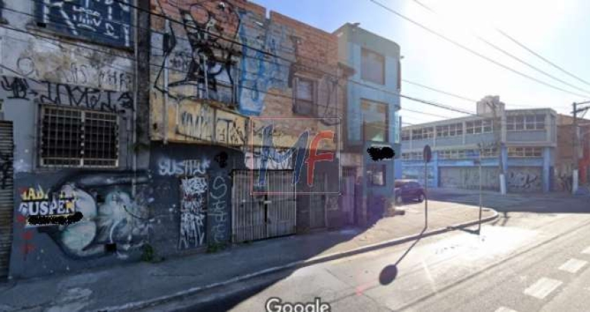 Excelente Terreno localizado no bairro Brás, sendo 130 m² de área construída e 240 m²  área de terreno. ZONEAMENTO:ZEIS-3 - REF: 12.599