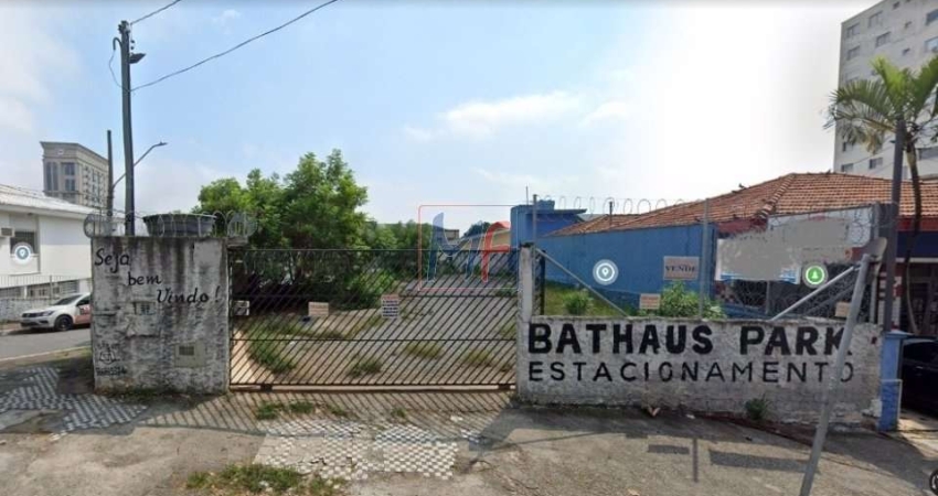 Excelente terreno esquina  na Penha de França, com 379 m²,  limpo e livre para construir. Zon.- ZM- Duas frentes , projeto em andamento. Vale a pena conhecer ! REF: 15531