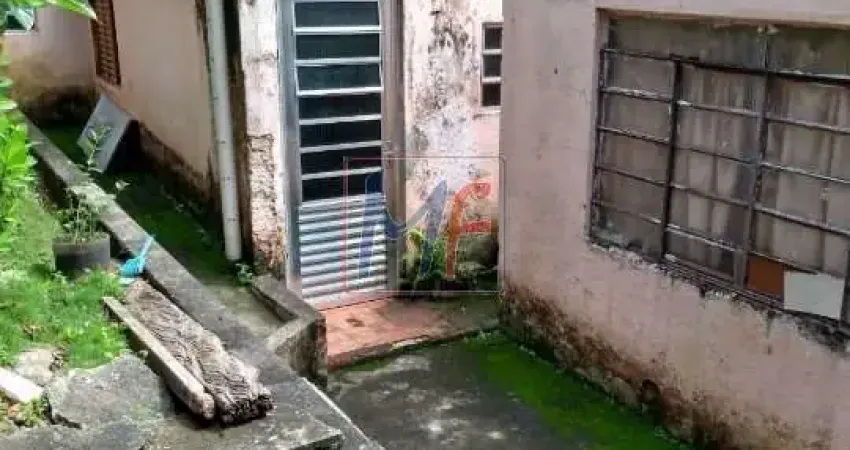 Excelente terreno no Jardim Peri, com 300 m², 12m de frente, 25m de fundos (com uma casa ). Prox. Av. Peri Ronchetti - ZC/ZEIS  (REF 17.709)