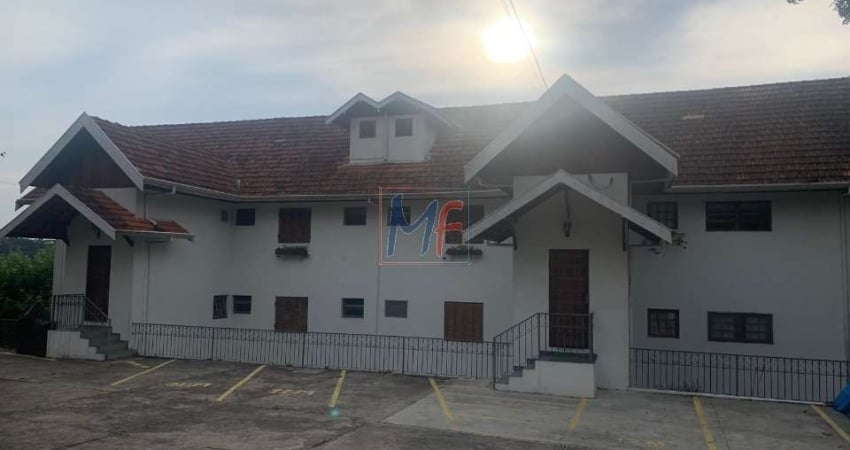Excelente apto em Campos do Jordão/SP, 106 m² a.u., 3 quartos (1 suíte), cozinha, salas estar/jantar, lareira, varanda, 1 vaga (REF 18.081)