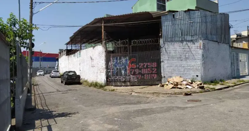 Excelente galpão em Santo André - SP, 114 m² a.u., terreno 400 m2, plano, murado, entrada para caminhões, edícula e escritório (REF 18.675)