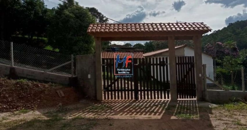 Excelente chácara em Mairinque - SP, 360 m² a.c., 4 quartos (2 suítes), sala, escritório, copa, cozinha, lavanderia, varanda, 9 vagas (REF 18.868)