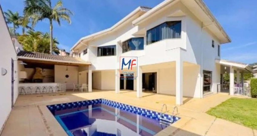 Excelente casa em cond. fechado no Alphaville, em Santana de Parnaíba/SP, 500m² a.u., 5 dormitórios (5 suítes), piscina, 3 vagas (REF 19.472)