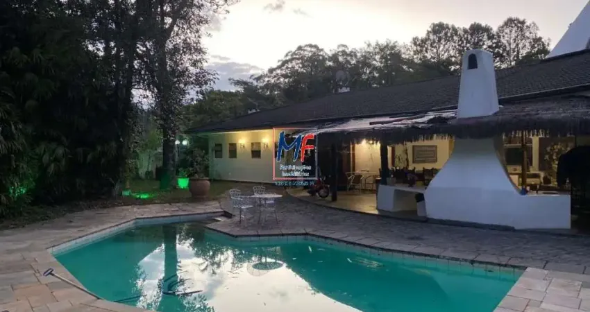 Excelente Casa (Sobrado) em Condomínio localizada em Cotia, 774 de área total, 7 dorm(s), 4 suíte(s), lareira, piscina, closet, banheira e 12 vaga(s),  REF: 19.699