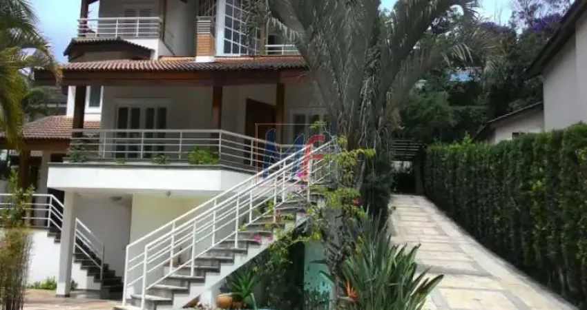 REF: 4772 - - Excelente Casa ALTO PADRÃO com 1.000 m² a.c. 2.000 m² de a.t , 4 dorms, 4 suítes, 5 banheiros e 8 vagas de garagem.