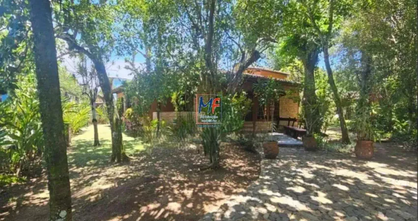 Excelente casa praia de perequê com 180 m² a.c., 1.036 m² a.t., 3 dorms.(2 suítes), 3 salas, churrasqueira, jardim (ref 20.661)