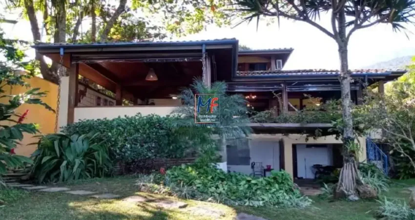 Excelente casa em cond. fechado ,  370 m² a.c., 1200m² a.t., 6 dorms.(5 suítes), sala, varanda, jardim, piscina  (REF 20.605)