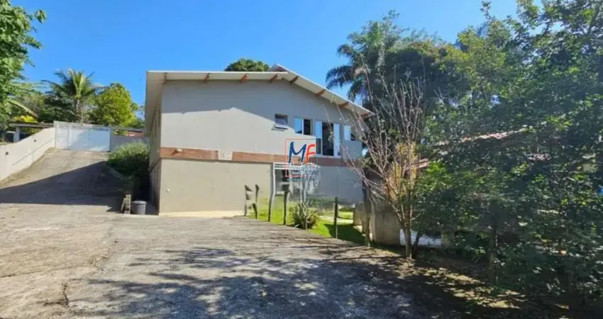 Excelente casa bairro do Bexiga em Ilhabela, 735 m² a.t., 317m² a.c., 12 suítes, churrasqueira e estacionamento (REF 20.662)