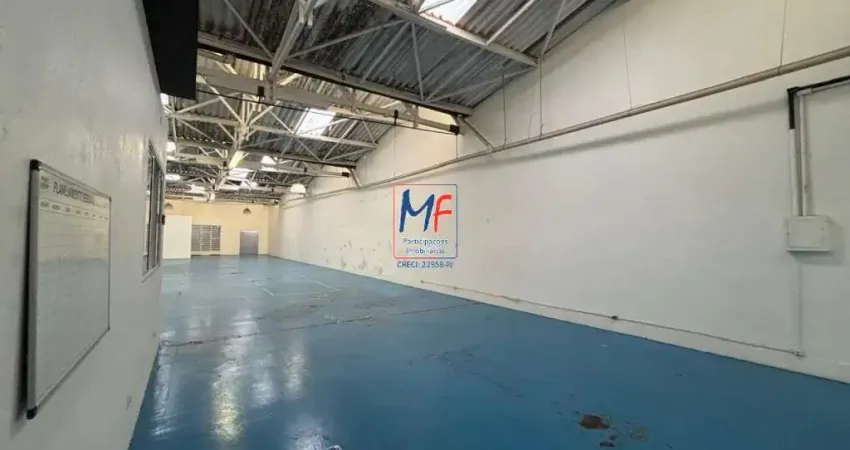 Excelente Galpão localizado em Pinheiros, com 450m²  área útil, terreno de 400 m2, Zoneamento ZEU,   testada 10 m,   3 banheiros, área livre e 2 vagas. REF 20918.
