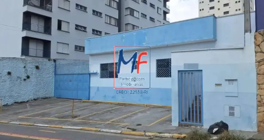 Excelente Galpão localizado no Sacomã, com 810m²  área útil e de terreno, 8 escritórios, 2 cozinhas, 6 banheiros, copa e almoxarifado. Venha conhecer ! REF 21.077