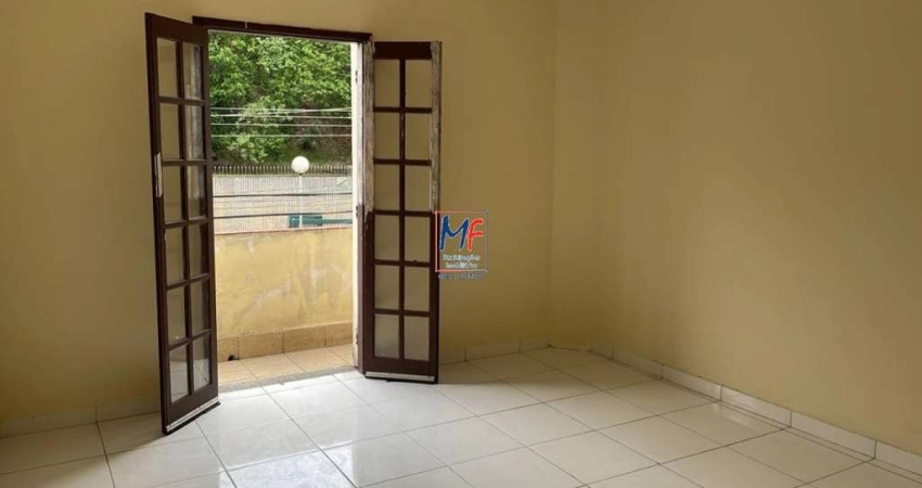 Excelente Casa Comercial localizada na Vila Monumento, com 147 m² área total, 3 salas amplas, piso frio, sala principal, banheiro social, cozinha, piso frio.ZM  REF: 20.060