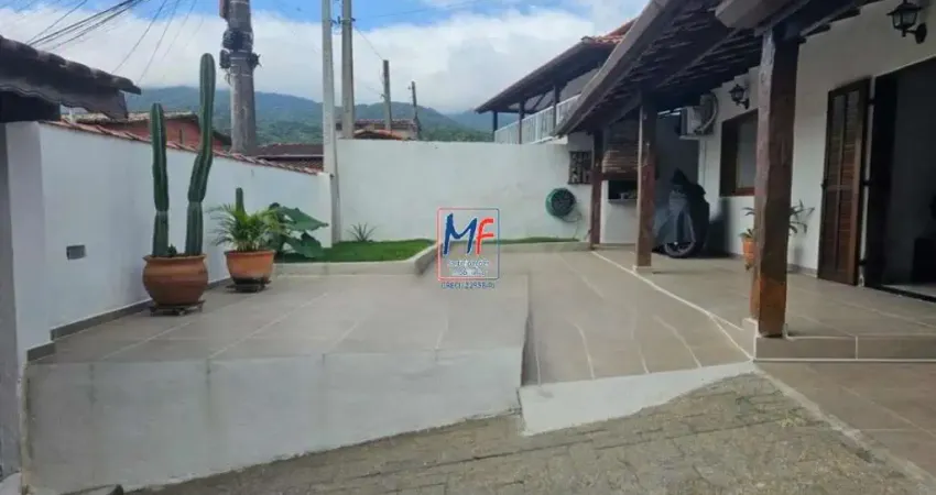 Excelente casa em Ilhabela/SP, com 230m² a.c., 320m² a.t., 3 dormitórios, salas de almoço e estar, cozinha, varanda, quintal, piscina, oficina, churrasqueira (REF 20.633)