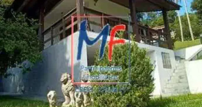 Excelente sobrado em cond. fechado em mairiporã/sp, 200 m² a.u., 3 dormitórios (1 suíte), sala, lareira, cozinha, varanda, área gourmet, churrasqueira, 2 vagas (ref 22.028)