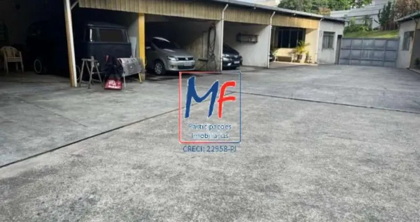 Excelente galpão na chácara inglesa com 750 m² a.c , terreno 902 m2, testada 16m, zon. (zeu), entrada para caminhões, escritórios, banheiros e recepção. ref 21.940