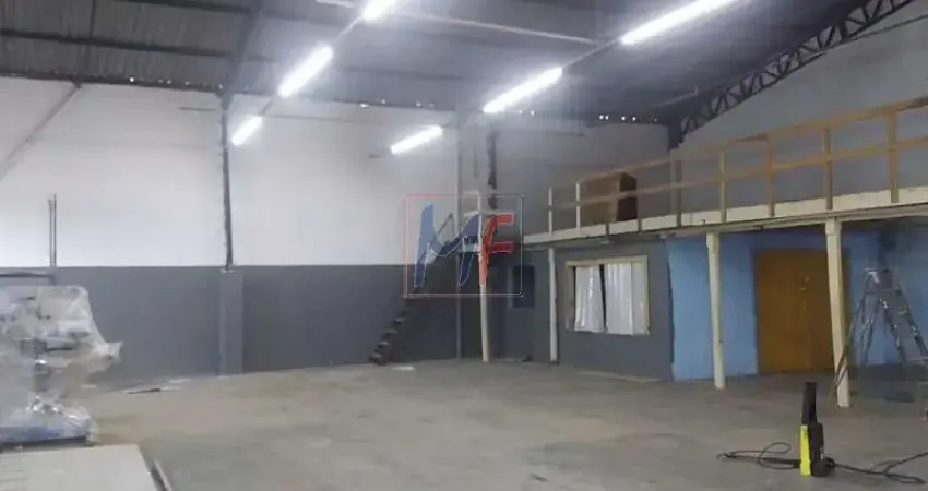 Excelente Galpão no Pq. Empresarial, 500 m² área construída, o portão tem 2.5 m altura.  A passagem é livre. Estuda propostas. REF. 6.233 -