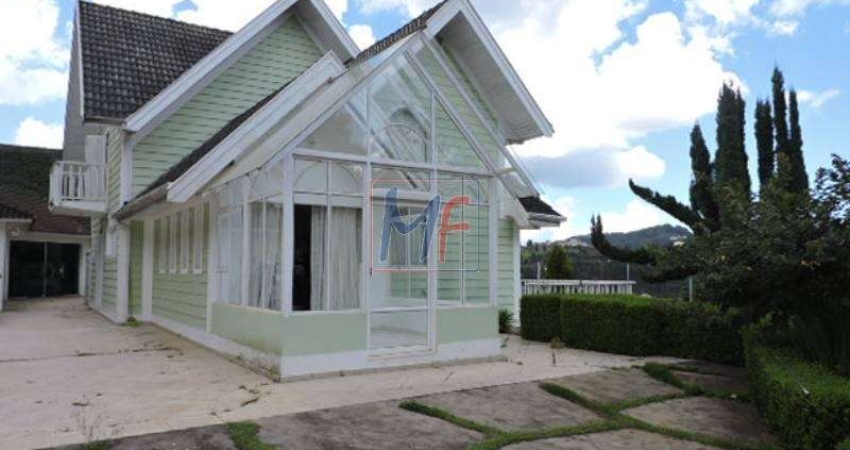 REF 9812 - Excelente Casa Assobradada para Venda no bairro Vale da Mantiqueira com  5 dorms, sendo 3 suítes, 300 m. Estuda propostas!