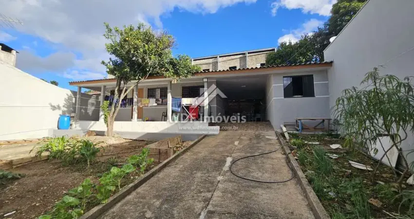 Casa com 3 quartos à venda na Rua Guaratuba, 570, Guaraituba, Colombo